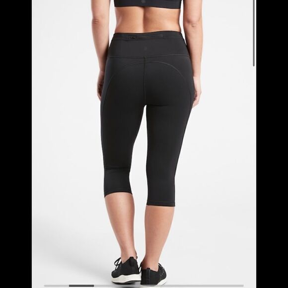 Athleta Accelerate Crop - Picture 3 of 12